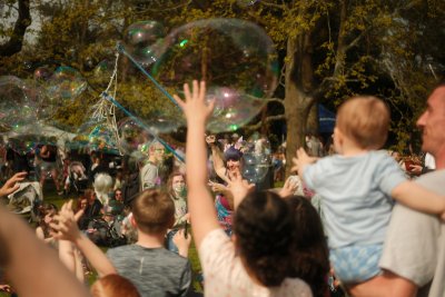 5 zomerfestivals waar de hele familie blij van wordt